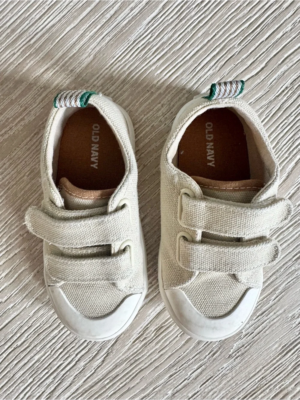 Old Navy cream / white  Canvas Velcro Shoes, 7
